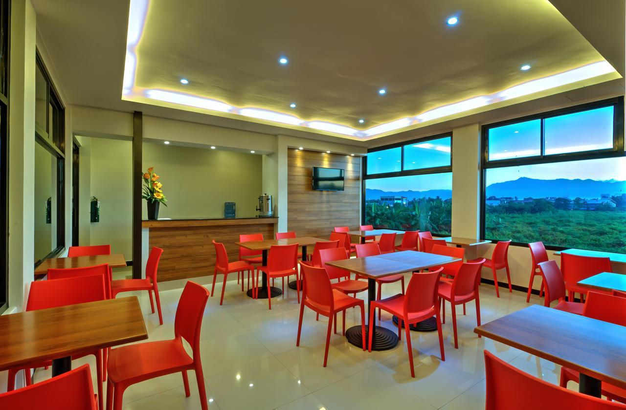 Amaris Suites Butuan City Exterior photo