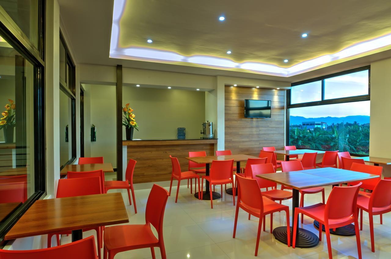 Amaris Suites Butuan City Exterior photo